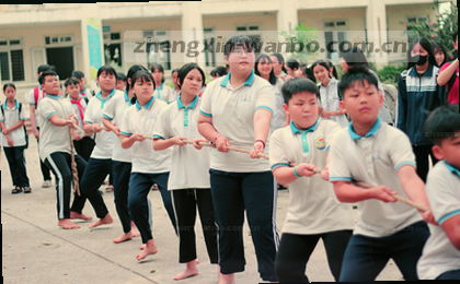 密密麻麻的数据流交织出洞察的轨迹